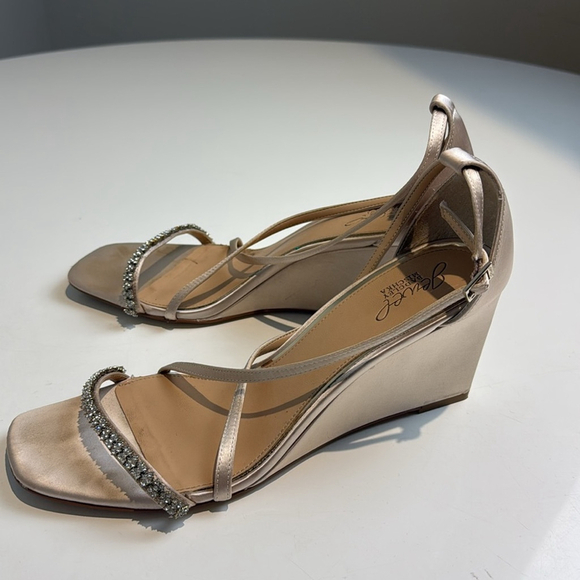Jewel Badgley Mischka women's Adelynn Wedge Sandal Size 11 - Picture 2 of 7
